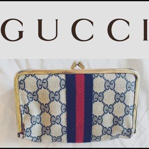 VINTAGE GUCCI COSMETIC CASE KISS LOCK